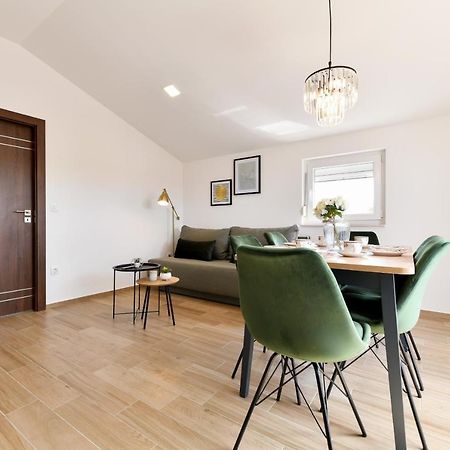Modern Holiday Apartment "Libra" With Swimming Pool Поседарье Екстериор снимка