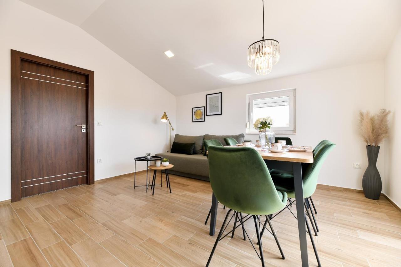 Modern Holiday Apartment "Libra" With Swimming Pool Поседарье Екстериор снимка