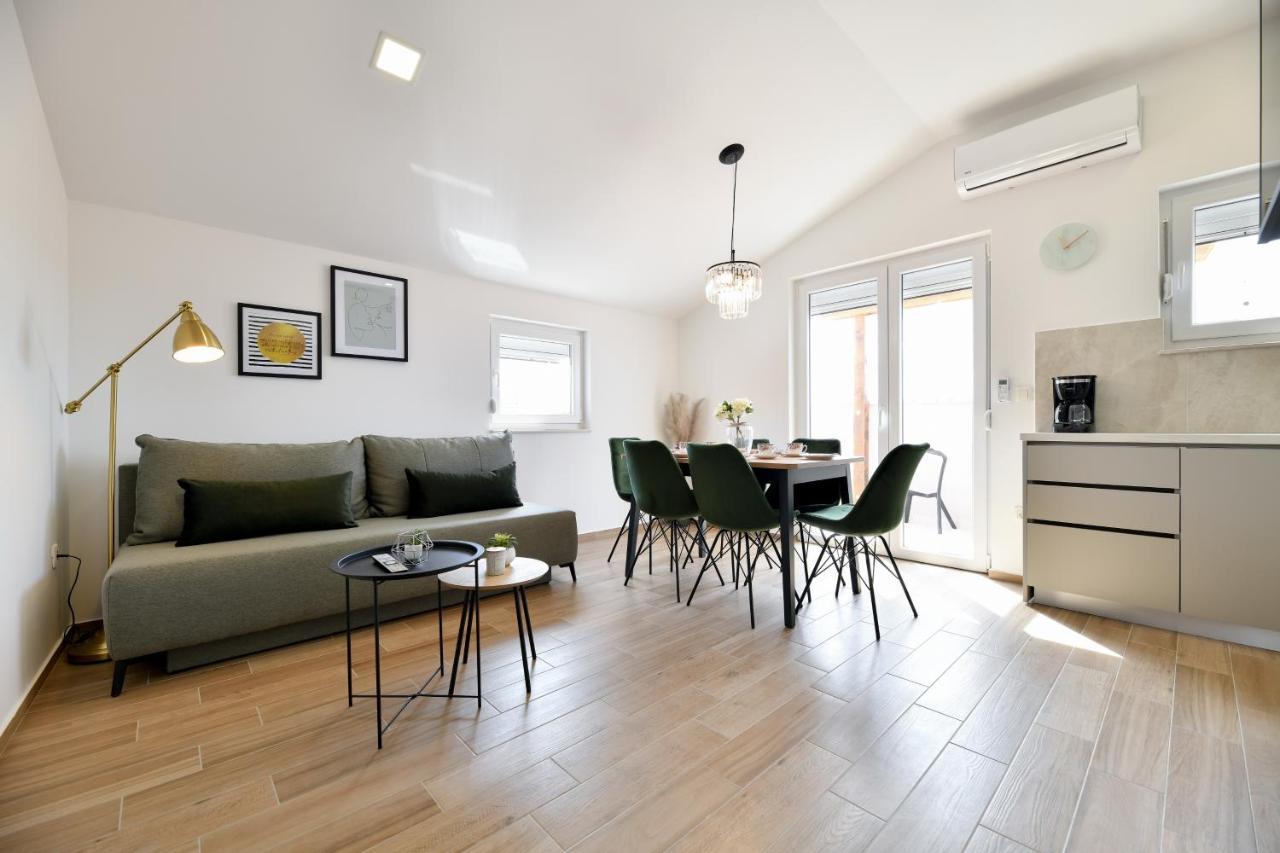 Modern Holiday Apartment "Libra" With Swimming Pool Поседарье Екстериор снимка