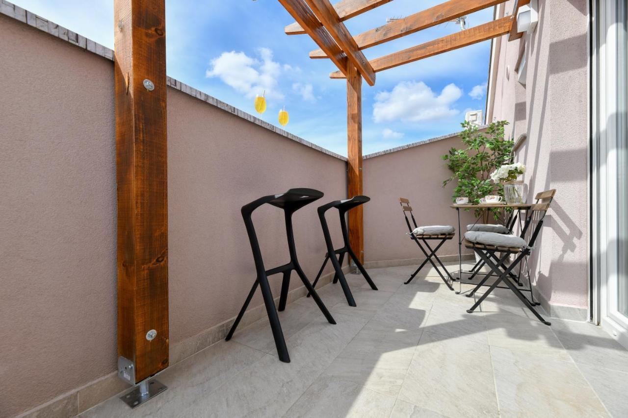 Modern Holiday Apartment "Libra" With Swimming Pool Поседарье Екстериор снимка