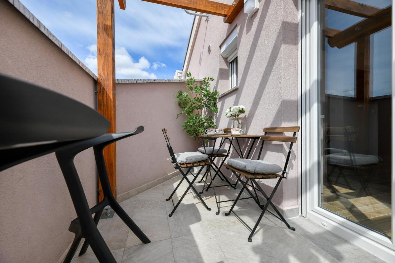 Modern Holiday Apartment "Libra" With Swimming Pool Поседарье Екстериор снимка