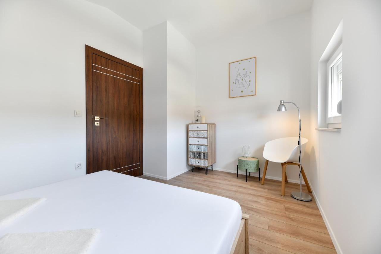Modern Holiday Apartment "Libra" With Swimming Pool Поседарье Екстериор снимка