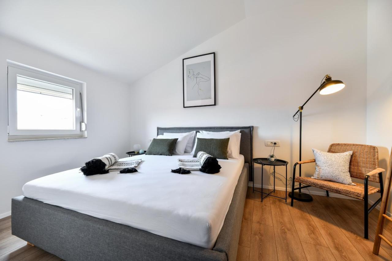 Modern Holiday Apartment "Libra" With Swimming Pool Поседарье Екстериор снимка