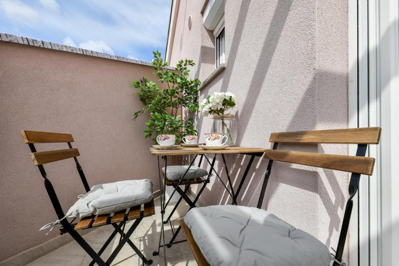 Modern Holiday Apartment "Libra" With Swimming Pool Поседарье Екстериор снимка
